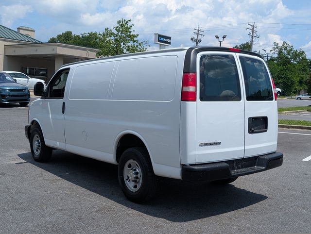 2017 Chevrolet Express 2500 Work Van photo 3