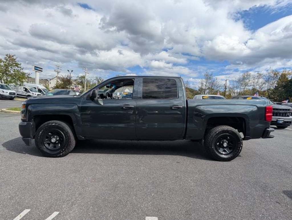 Used 2017 Chevrolet Silverado 1500  Truck Crew Cab