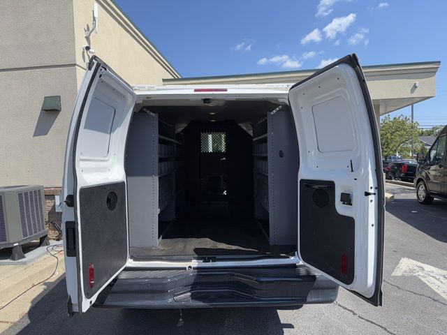 2014 Ford E-350 photo 4