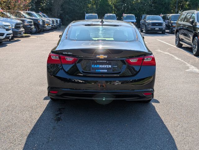 2018 Chevrolet Malibu LS photo 4
