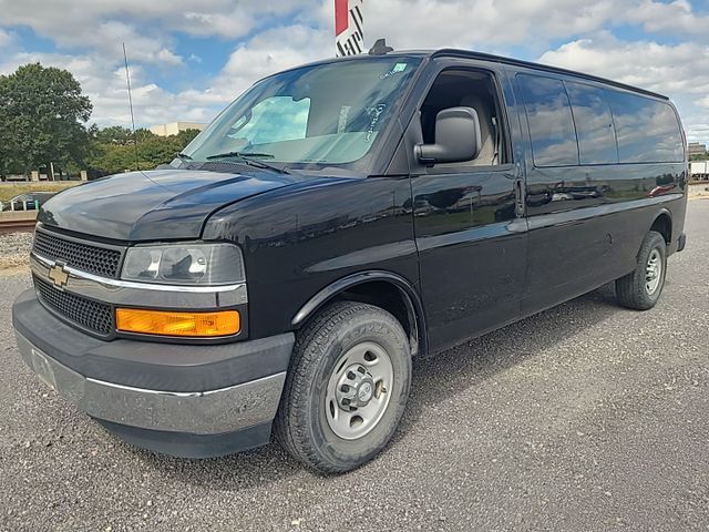 2017 Chevrolet Express Passenger LT photo 4