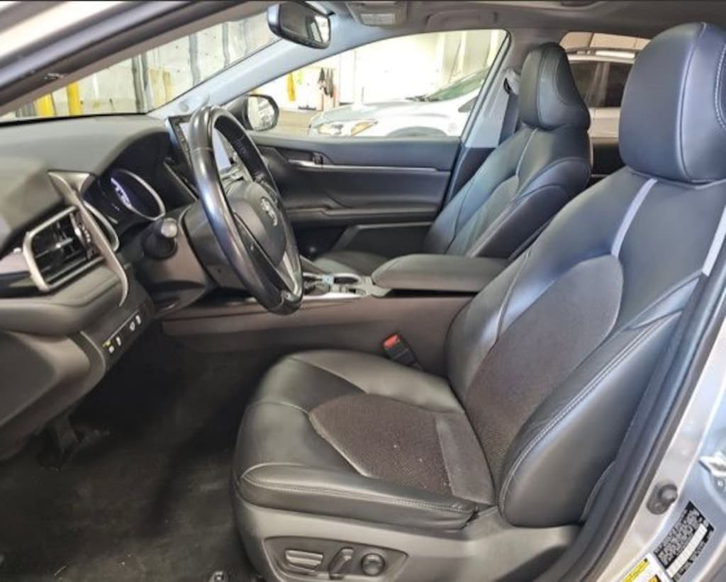 Used 2022 Toyota Camry Hybrid XLE Sedan