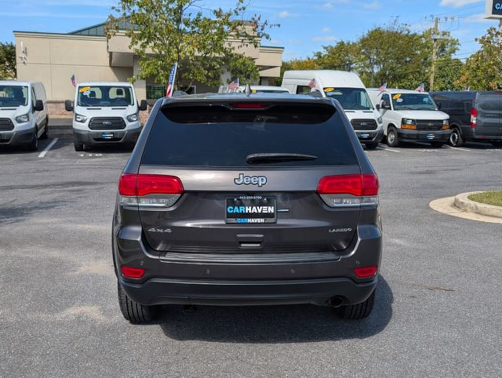 Used 2019 Jeep Grand Cherokee Laredo SUV