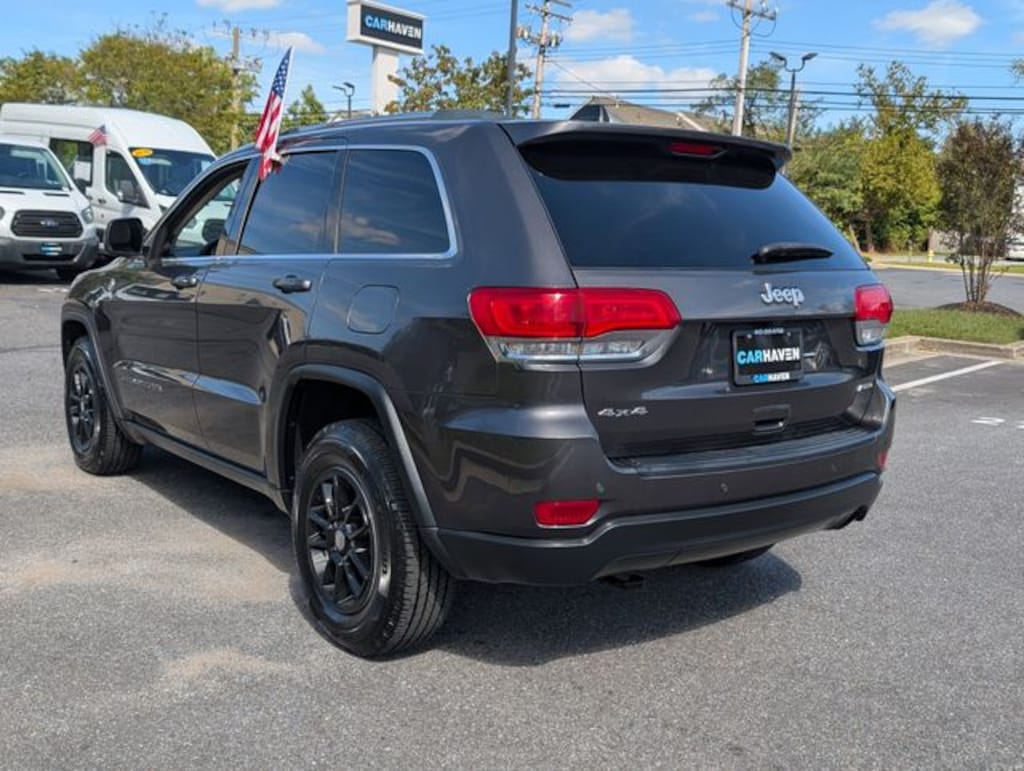 Used 2019 Jeep Grand Cherokee Laredo SUV