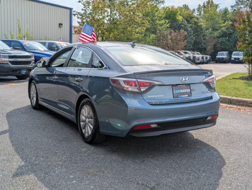 Used 2016 Hyundai Sonata Hybrid SE Sedan