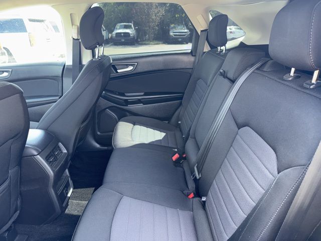 2017 Ford Edge SE photo 3