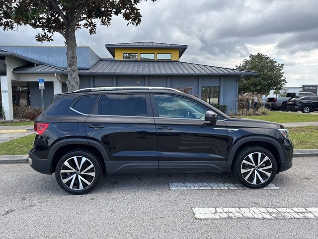 2024 Volkswagen Taos SE - Photo 8
