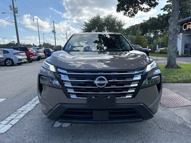 2024 Nissan Rogue SV photo 3