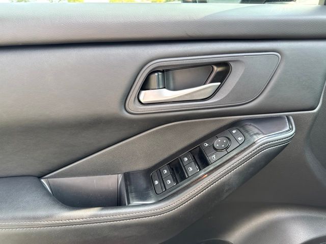 2025 Nissan Rogue SV - Photo 24