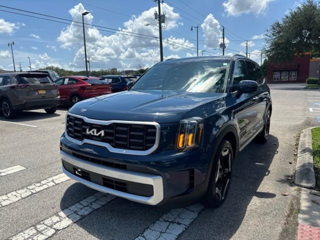 Used 2025 Kia Telluride S SUV