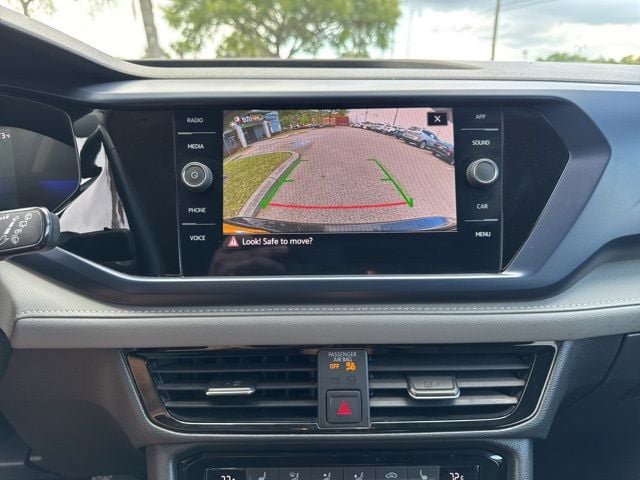 2024 Volkswagen Taos SE - Photo 28
