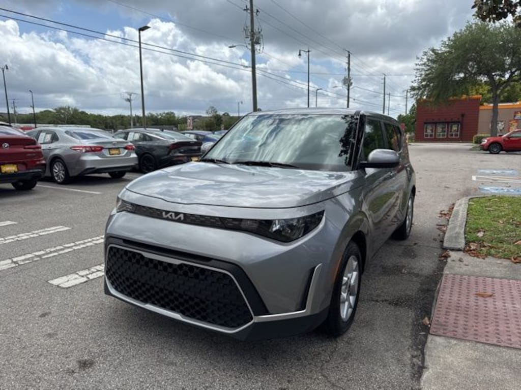 Used 2025 Kia Soul LX Hatchback