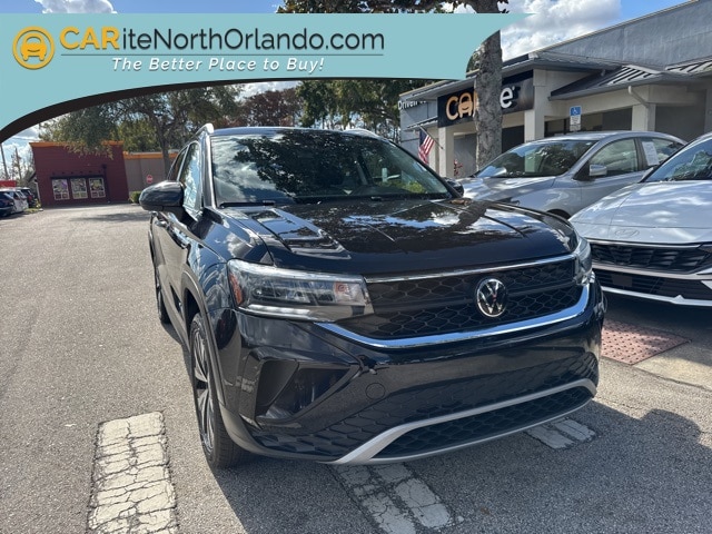 2024 Volkswagen Taos SE's photo