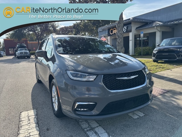 2022 Chrysler Pacifica Touring L's photo