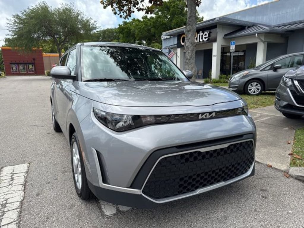 Used 2025 Kia Soul LX Hatchback