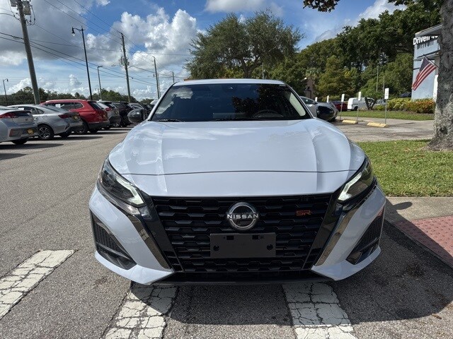 2023 Nissan Altima SR VC-Turbo photo 3