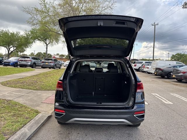 2024 Volkswagen Taos SE - Photo 17