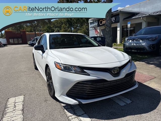 2018 Toyota Camry LE's photo