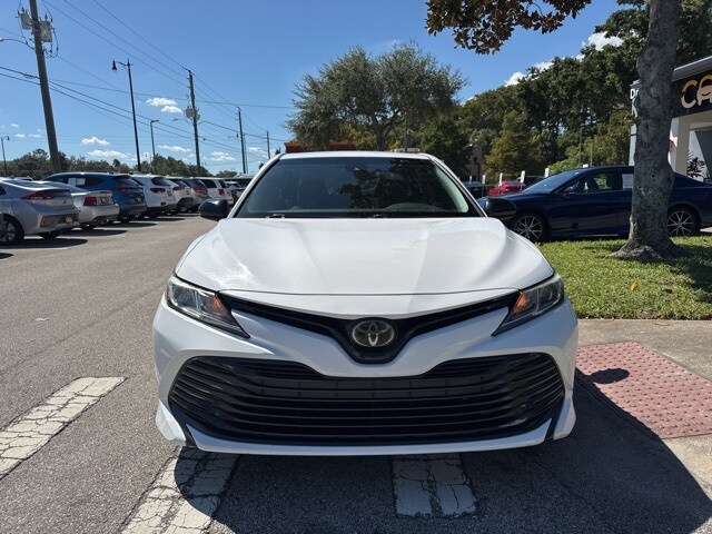 2018 Toyota Camry LE photo 3