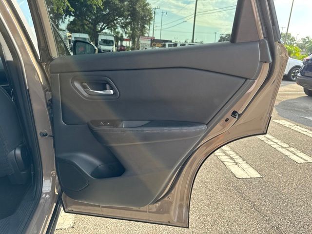 2025 Nissan Rogue SV - Photo 16