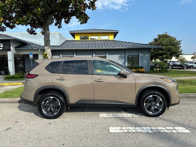 2025 Nissan Rogue SV - Photo 8