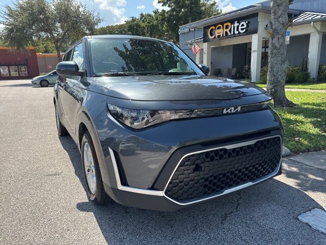 2024 Kia Soul LX photo 2