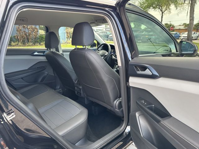 2024 Volkswagen Taos SE - Photo 16
