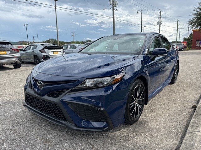 2023 Toyota Camry SE photo 4