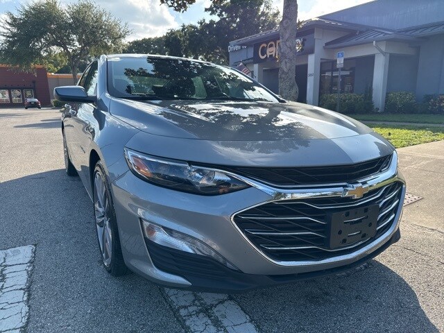2023 Chevrolet Malibu 1LT photo 2