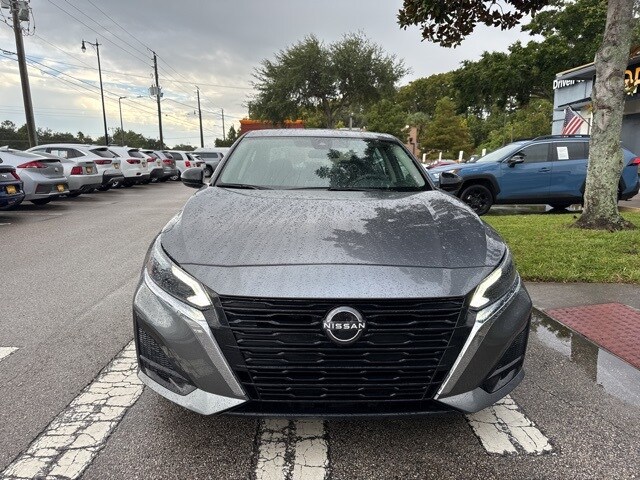 2024 Nissan Altima 2.5 SV photo 3