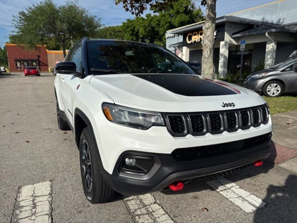 Used 2025 Jeep Compass Trailhawk SUV