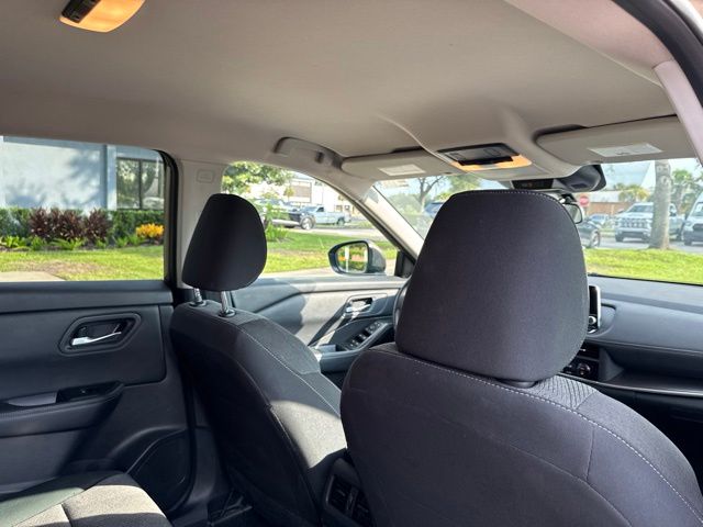 2025 Nissan Rogue SV - Photo 15