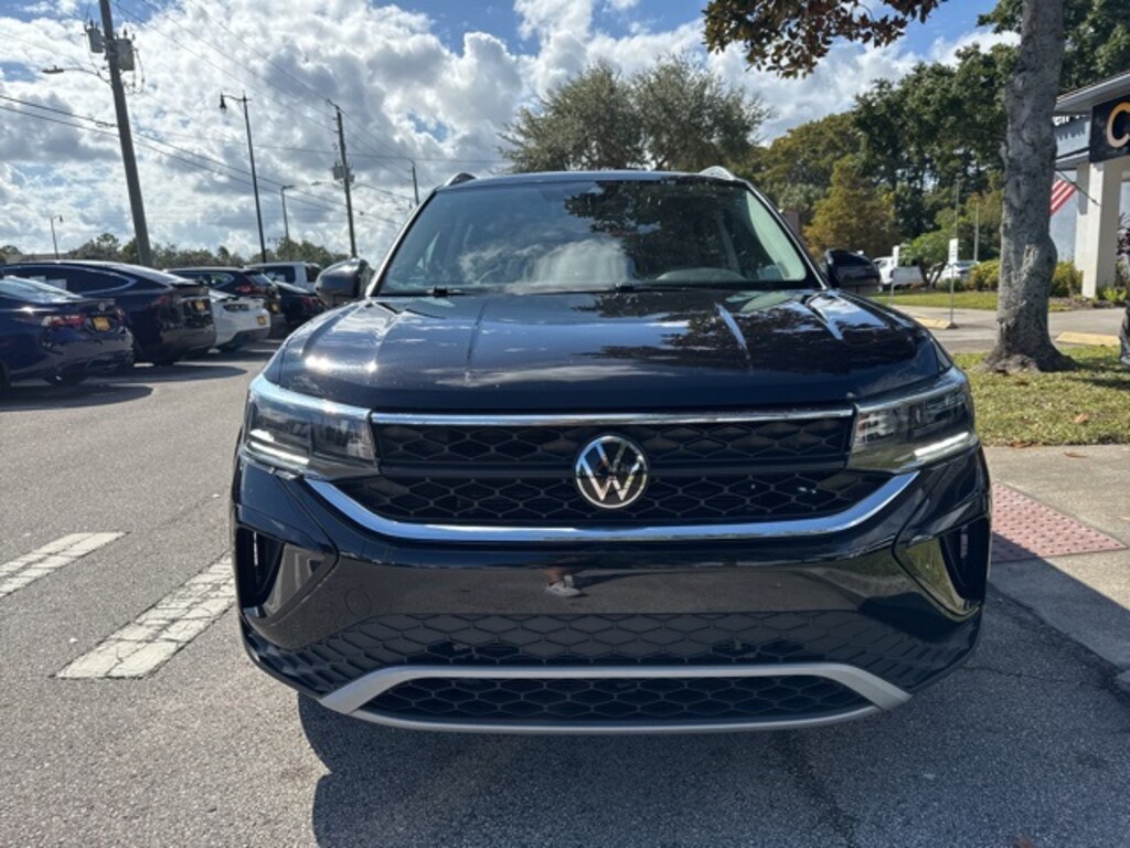 Used 2024 Volkswagen Taos 1.5T SE SUV