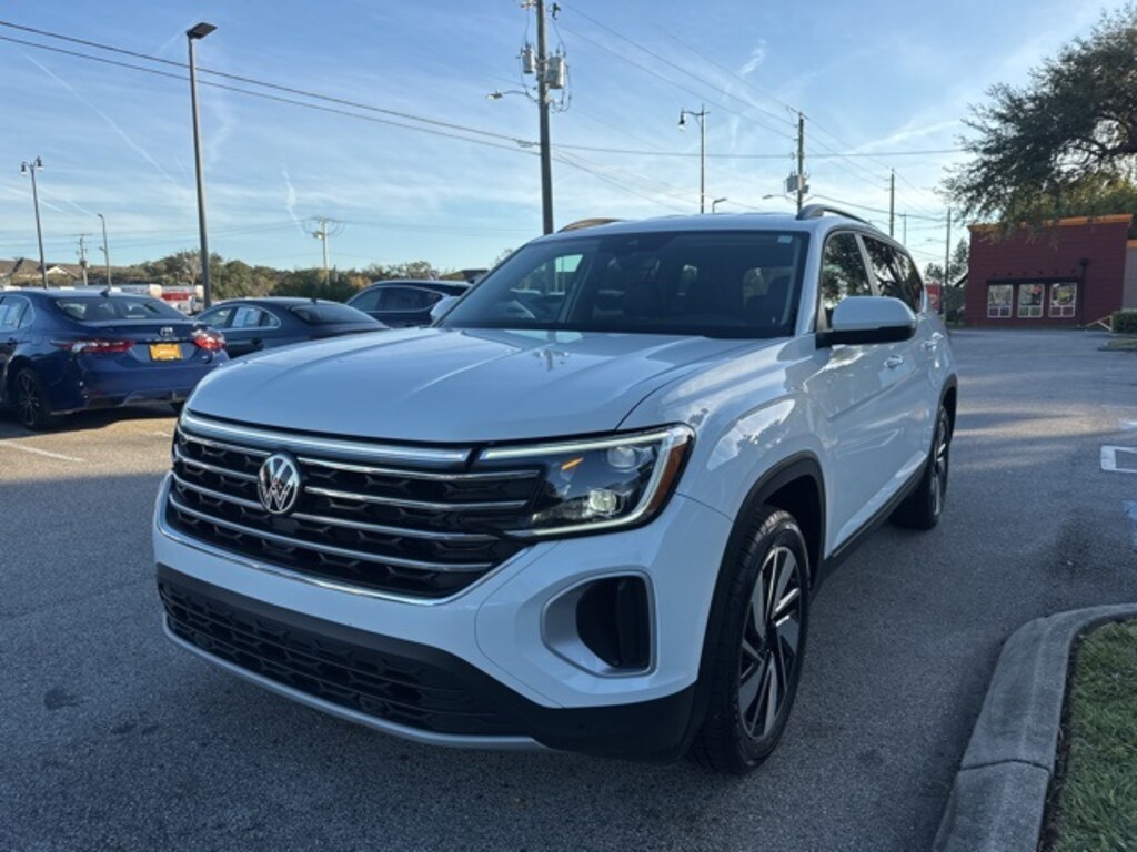 Used 2024 Volkswagen Atlas 2.0T SE w/Technology SUV