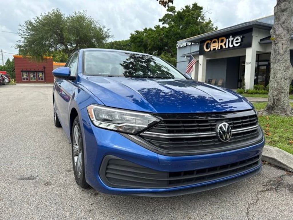 Used 2024 Volkswagen Jetta 1.5T SE Sedan