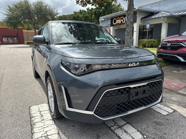 2023 Kia Soul LX photo 2