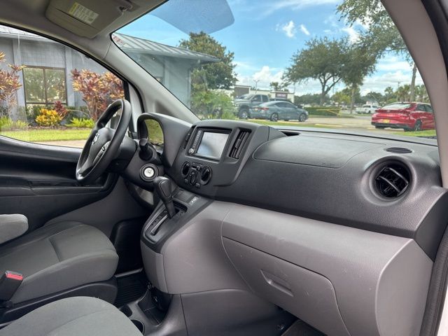 2020 Nissan NV200 SV - Photo 10