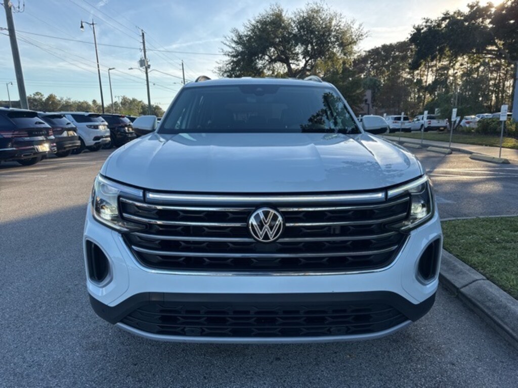 Used 2024 Volkswagen Atlas 2.0T SE w/Technology SUV