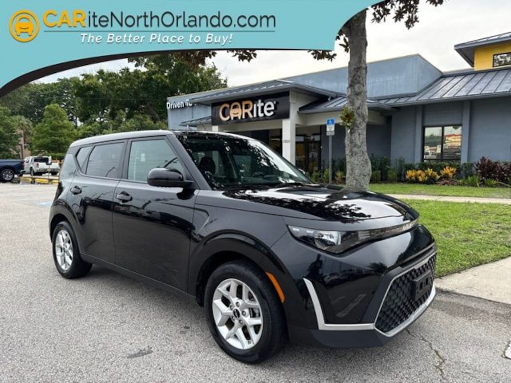 Used 2025 Kia Soul LX Hatchback