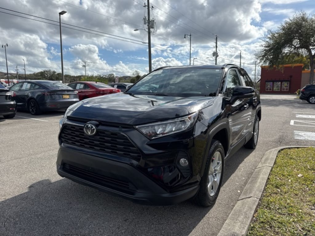 Used 2021 Toyota RAV4 XLE SUV