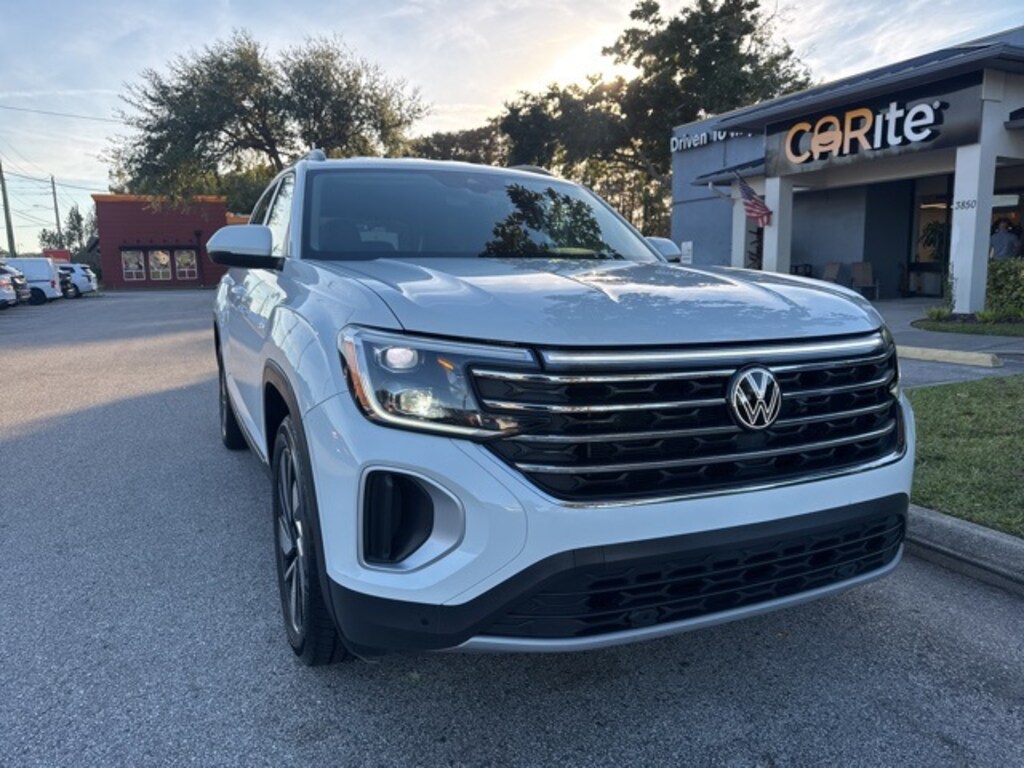 Used 2024 Volkswagen Atlas 2.0T SE w/Technology SUV