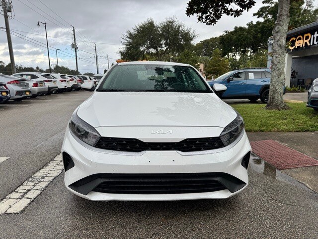 2024 Kia Forte LXS photo 3