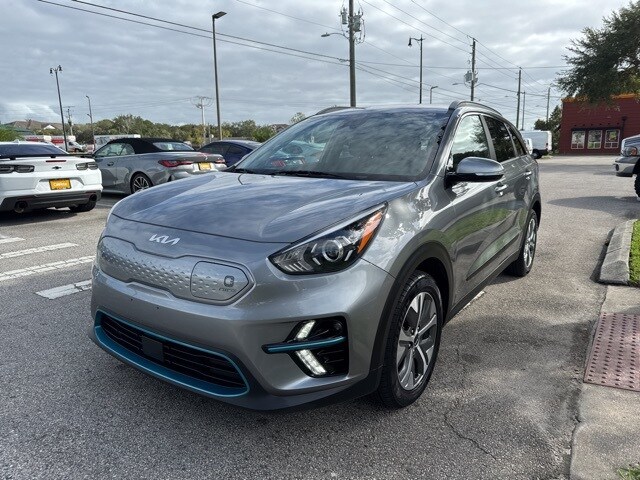 2022 Kia Niro EV S photo 2
