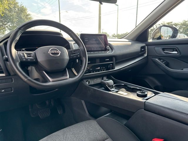 2025 Nissan Rogue SV - Photo 21