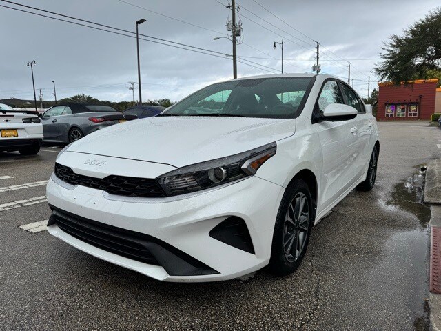 2024 Kia Forte LXS photo 4