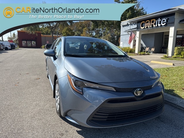 2025 Toyota Corolla LE's photo