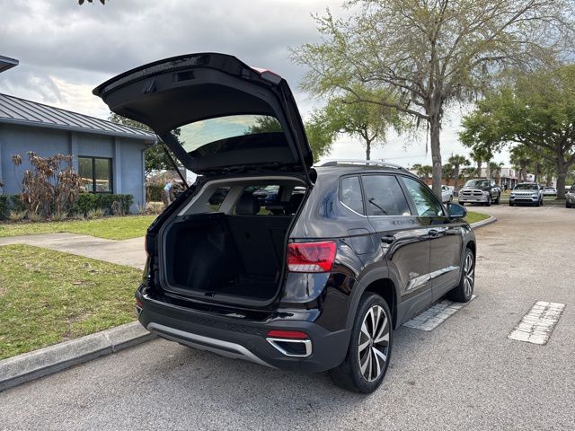 2024 Volkswagen Taos SE - Photo 18