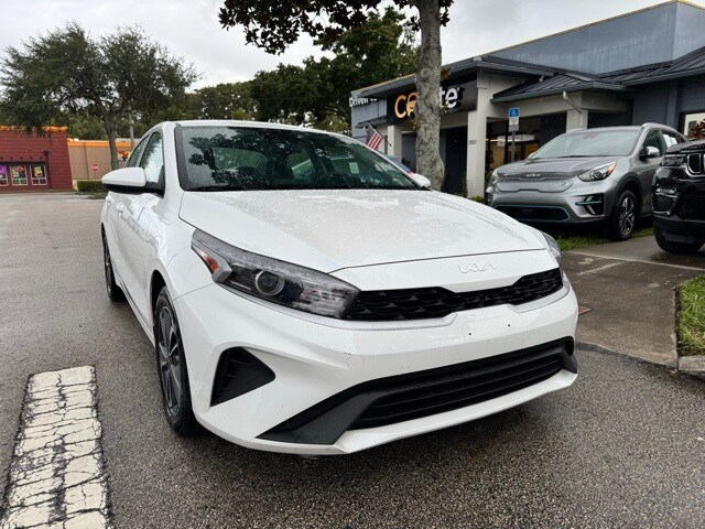 2024 Kia Forte LXS photo 2