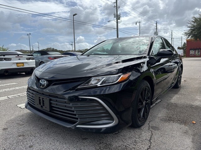 2023 Toyota Camry LE photo 3