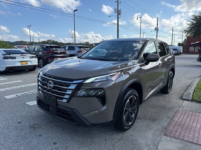 2024 Nissan Rogue SV photo 4